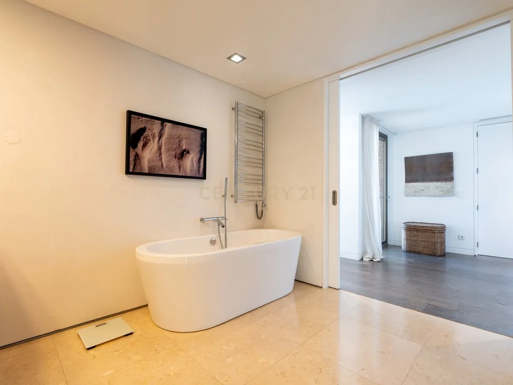 Moradia Exclusiva em Primeira Linha de Mar com Piscina Infinita / Tróia-Carvalhal - Image 31