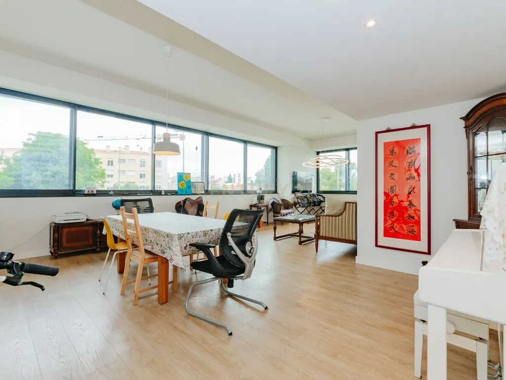 Apartamento T4 no VALRIO, Olivais - Image 3
