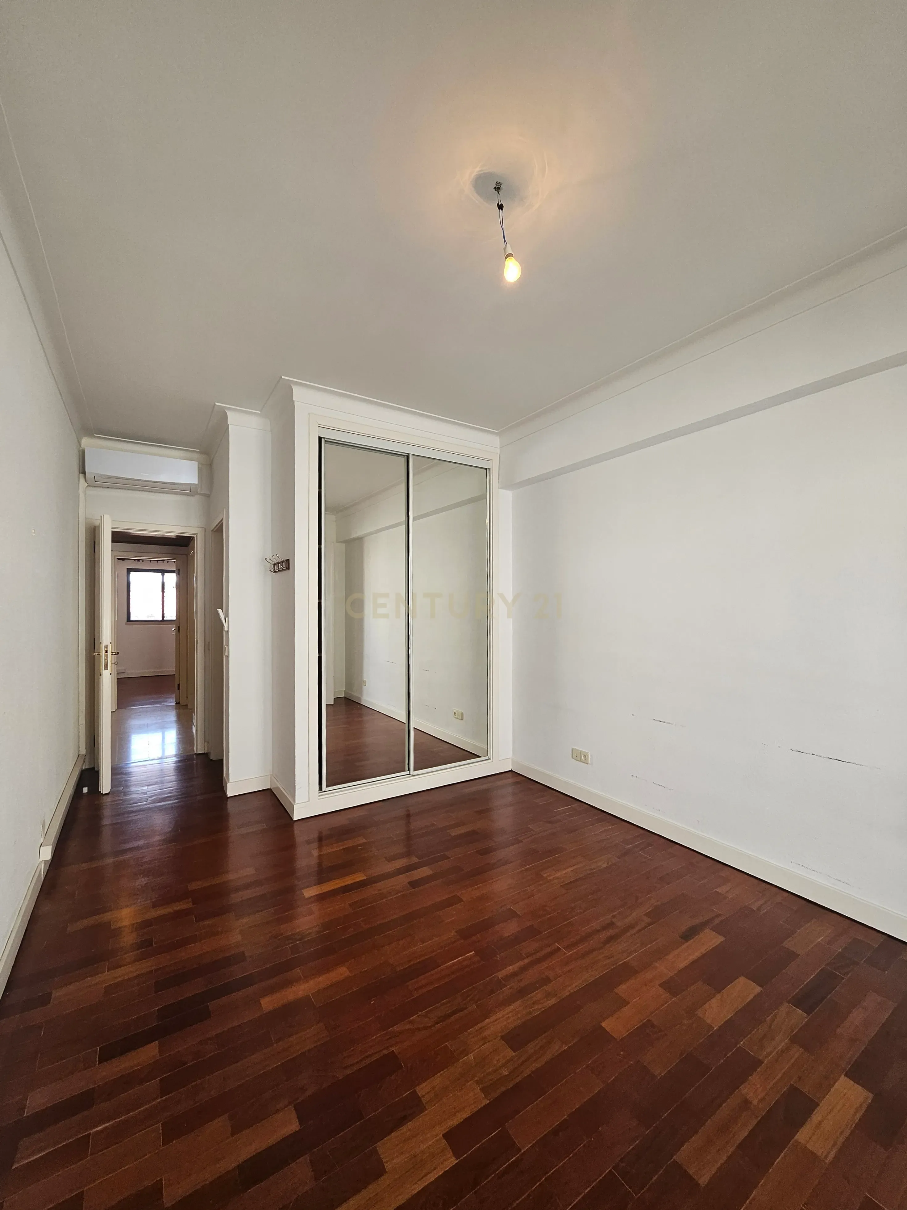 Apartamento T3 com terraço e garagem Condomínio Santa Catarina, Centro Histórico de Évora - Image 15