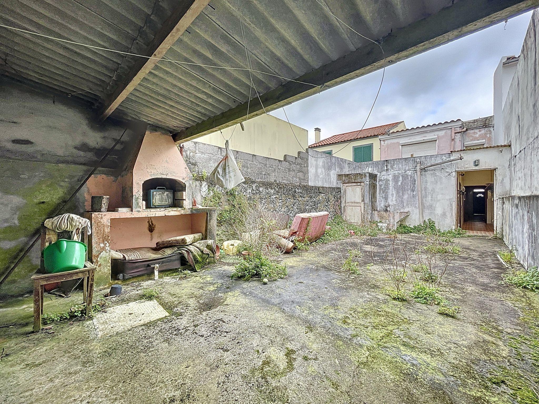 Casa para Recuperação com 3 Quartos a 150.000€ - Image 18