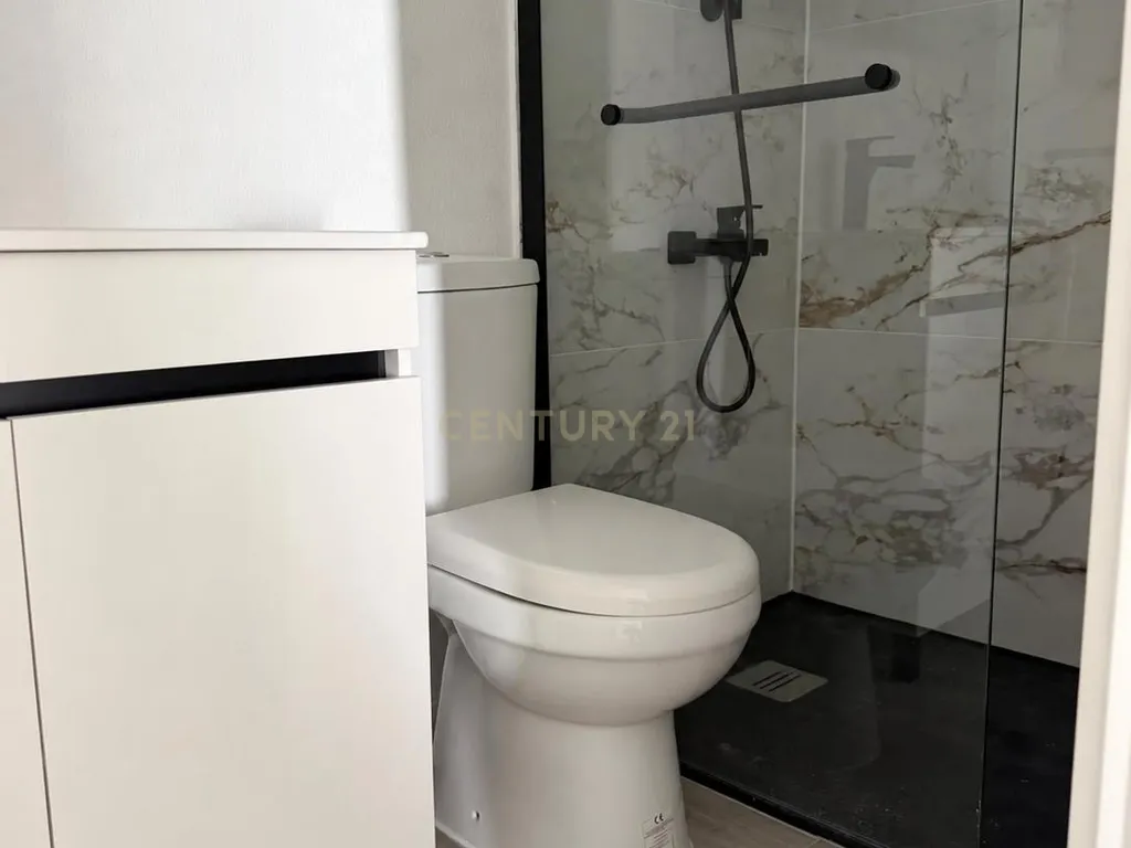 Moradia T2 totalmente remodelada com suíte e churrasqueira no Barreiro - Image 19