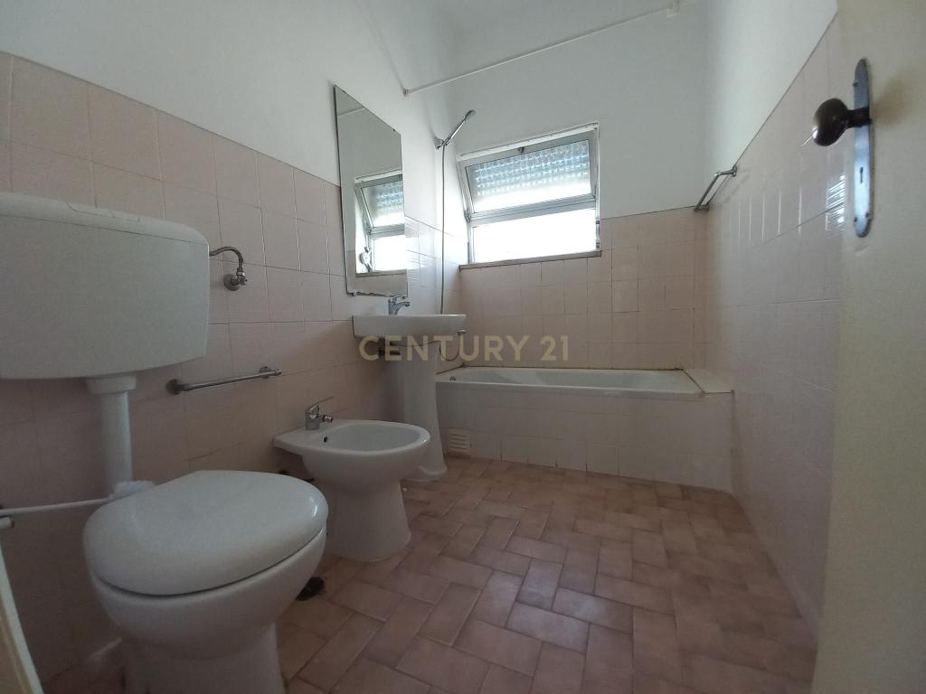 T2 em Alto do Seixalinho, Barreiro - Image 14