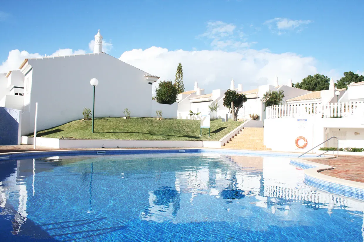 Arrendamento Moradia T3 Vilamoura - Image 1