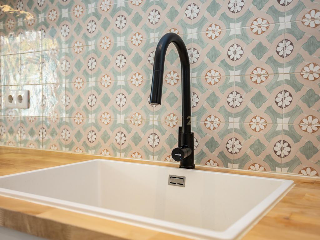 Elegância e História: T4 Remodelado com Grande Logradouro Privativo no Bairro Salgado - Image 25