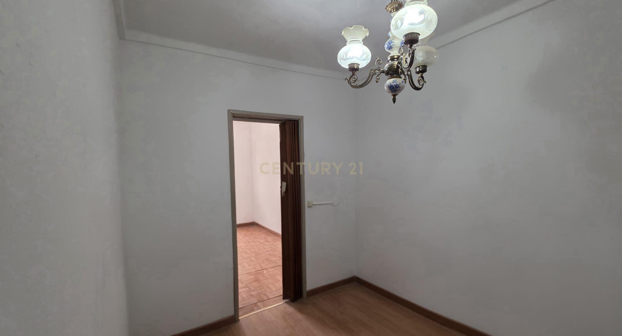 Fotografia 7 de APARTAMENTO T1+1 ALFAMA na Rua dos Remédios, ótima localização na Capital