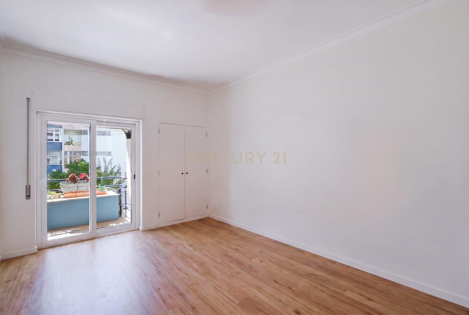 Fotografia 7 de Apartamento T3 em Rio de Mouro, Sintra