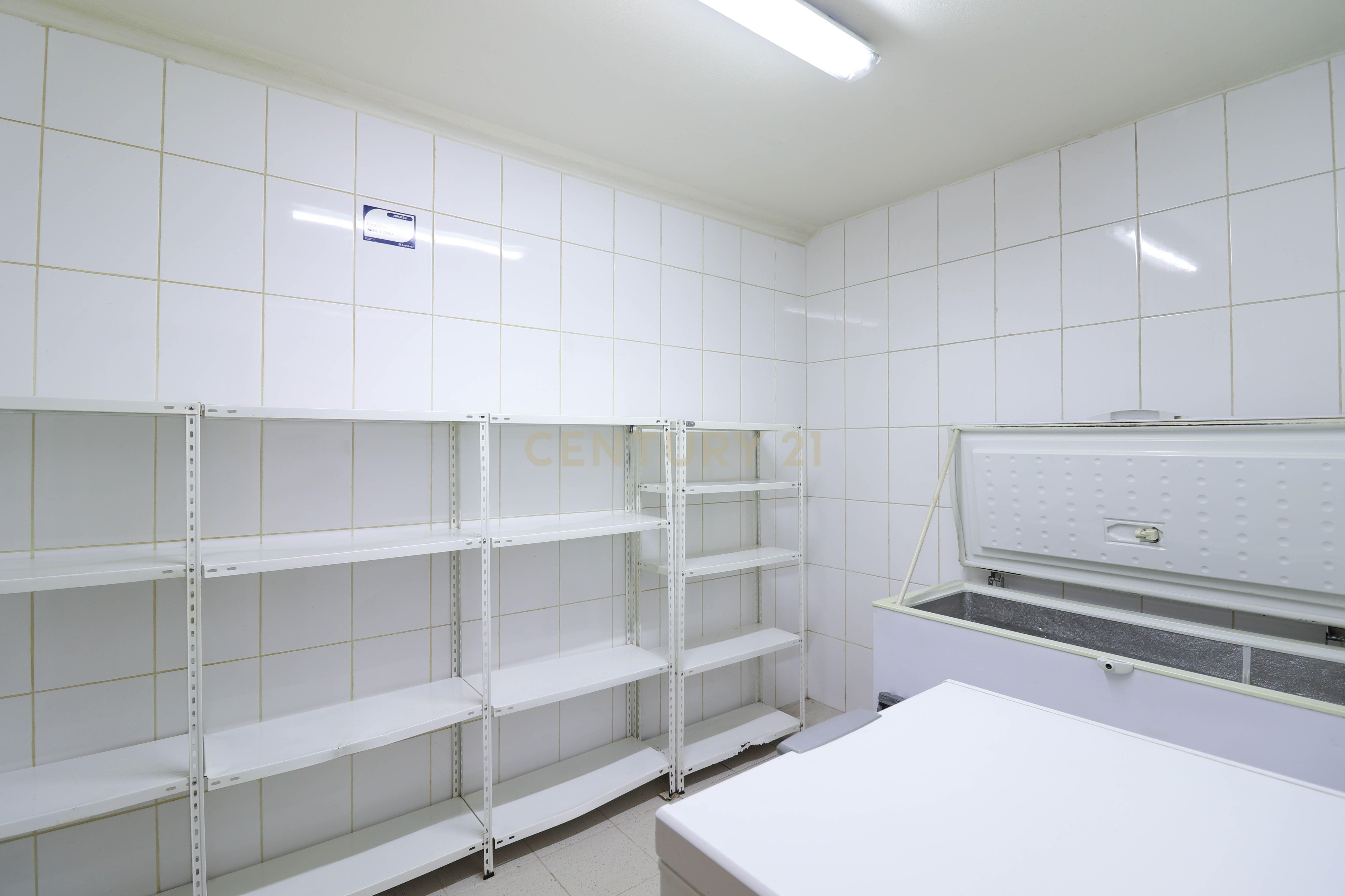 Espaço Comercial Versátil, equipado para Padaria, Restauração e Pastelaria - Image 28
