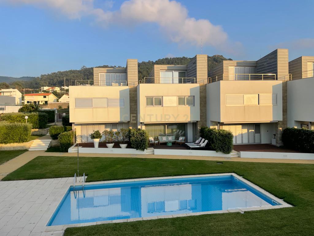 Moradia T4 com vista mar na praia de Moledo - Image 39