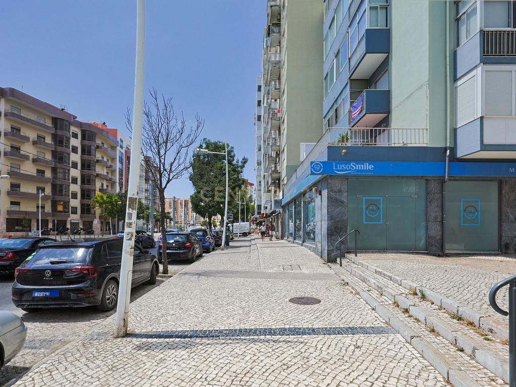 Apartamento T2 Centro de Almada Remodelado - Image 29