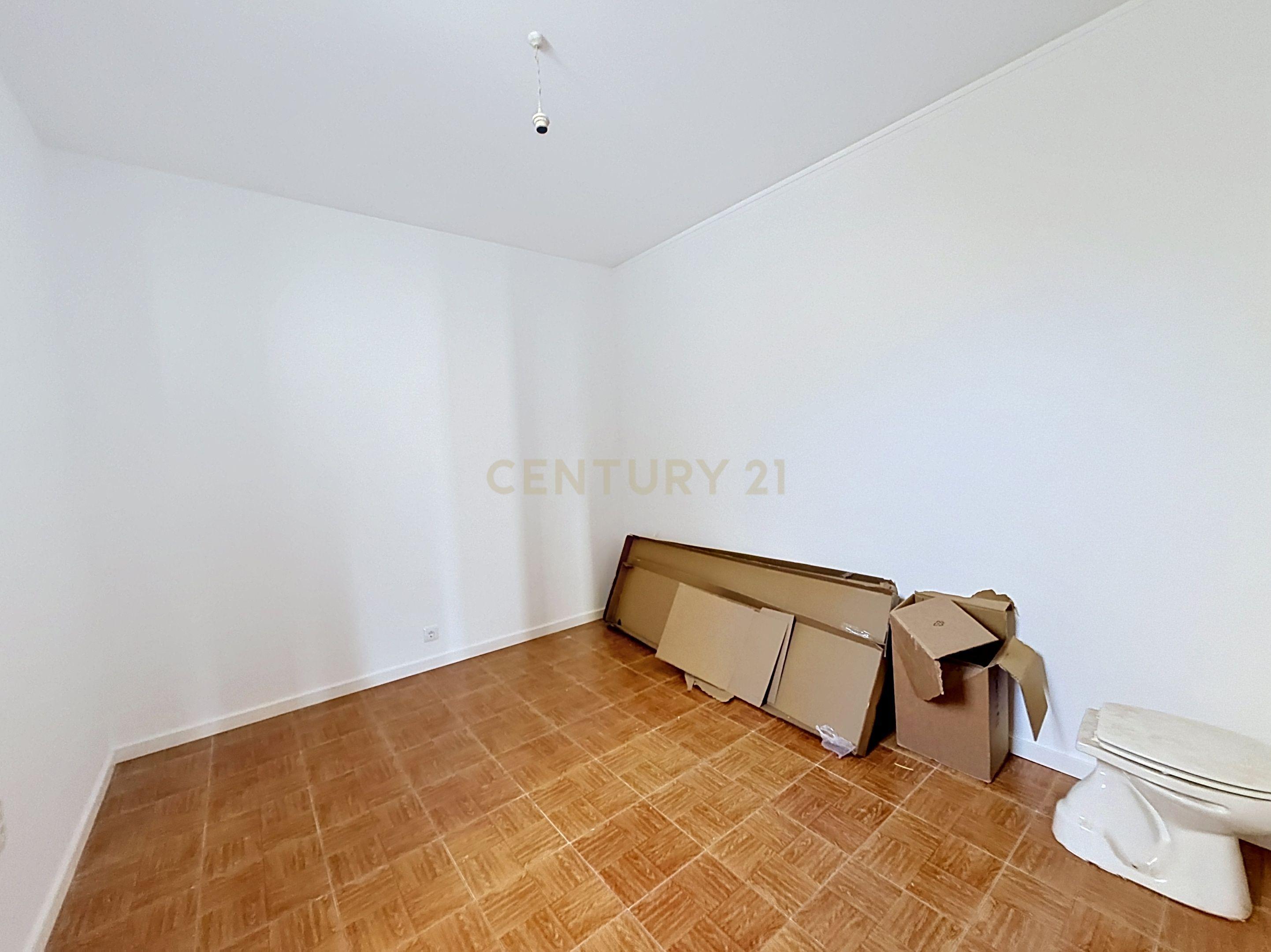 Fotografia 12 de T1+1 Renovado no Centro da Nazaré | Pronto a Habitar | 225.000€