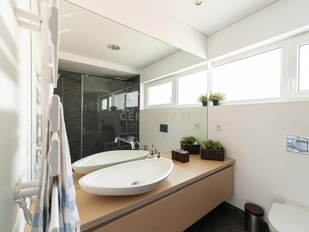 Moradia Geminada T4 em Carcavelos, Sassoeiros - Image 44