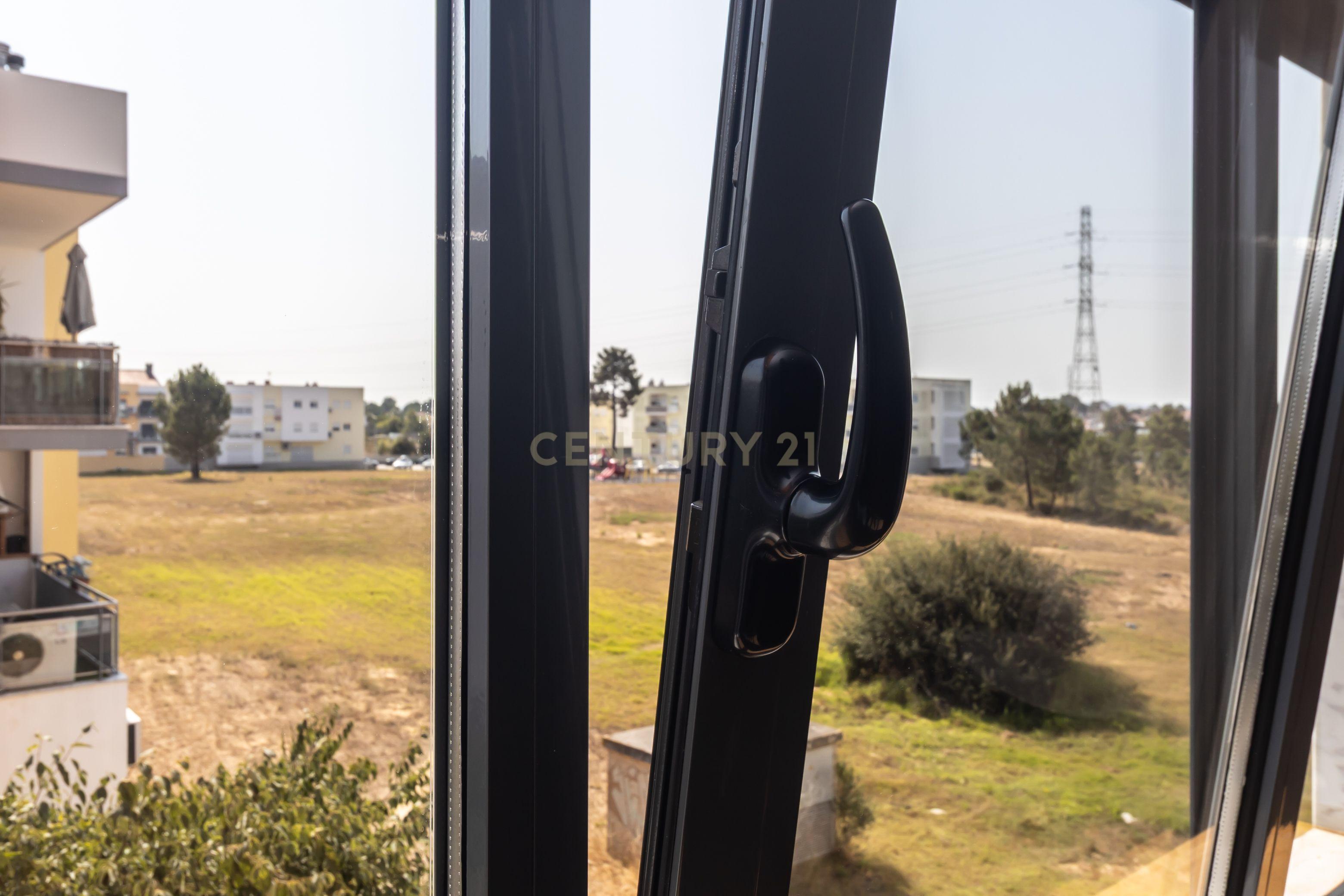 Fotografia 8 de Moderno apartamento T3 com parqueamento e arrecadação