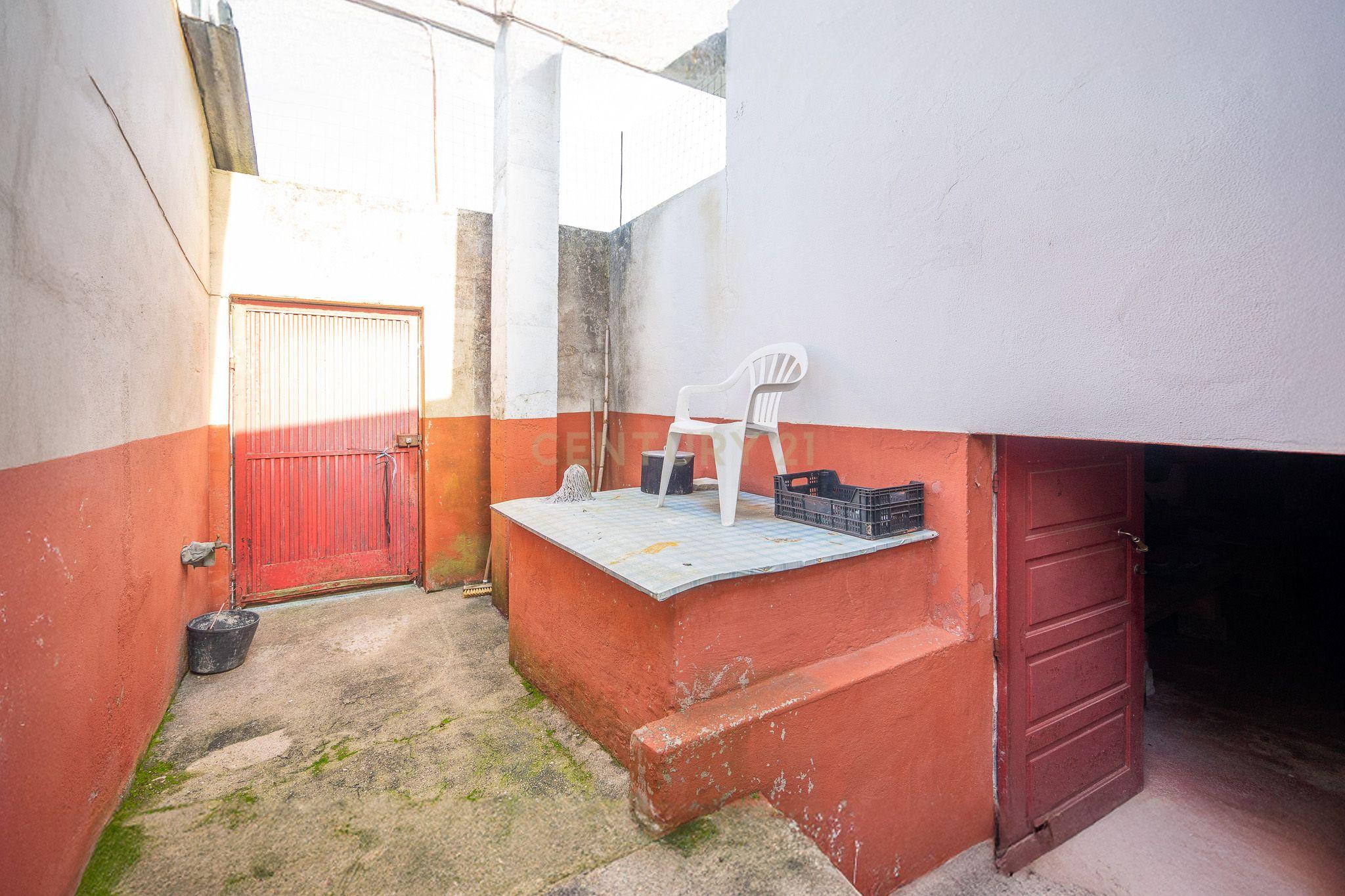 Moradia T3 Serpins, Lousã - Image 33