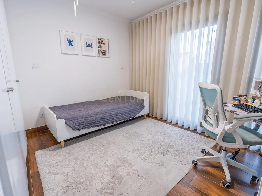 T3+1 Duplex com Terraço de 61 m² e 2 Lugares de Estacionamento | Alhandra - Image 7