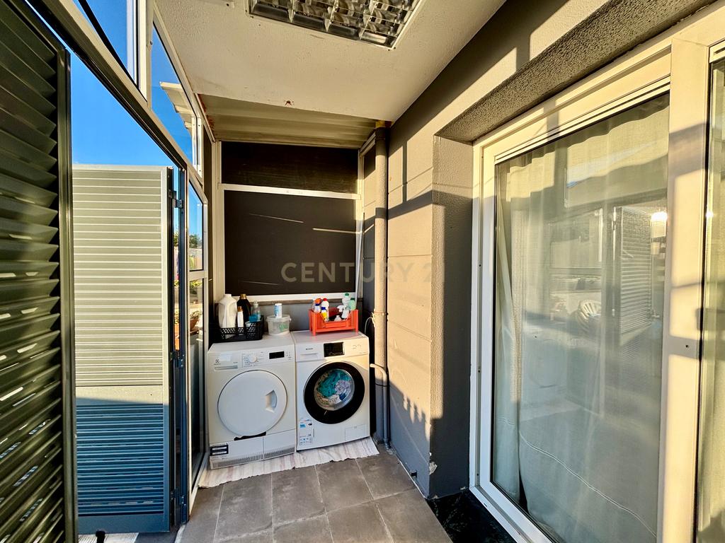 🏡 Apartamento T3 com generosa área exterior – Rabo de Peixe - Image 13