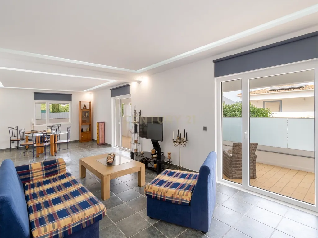Moradia T5 com amplas áreas, jacuzzi e vista rio - Ferragudo - Image 14