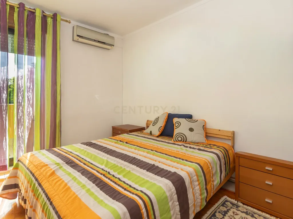 Moradia em Banda de 5 assoalhadas na Banática - Image 27