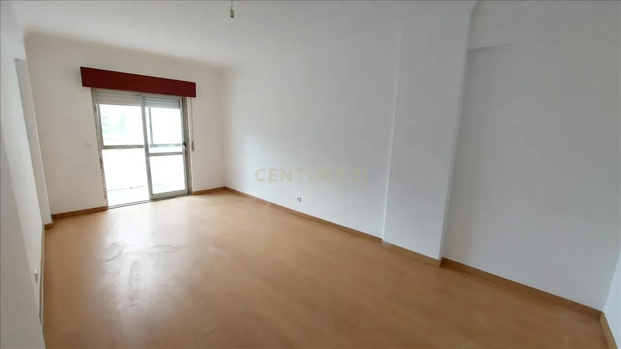 Apartamento T2 - Algueirão Mem-Martins - Image 7