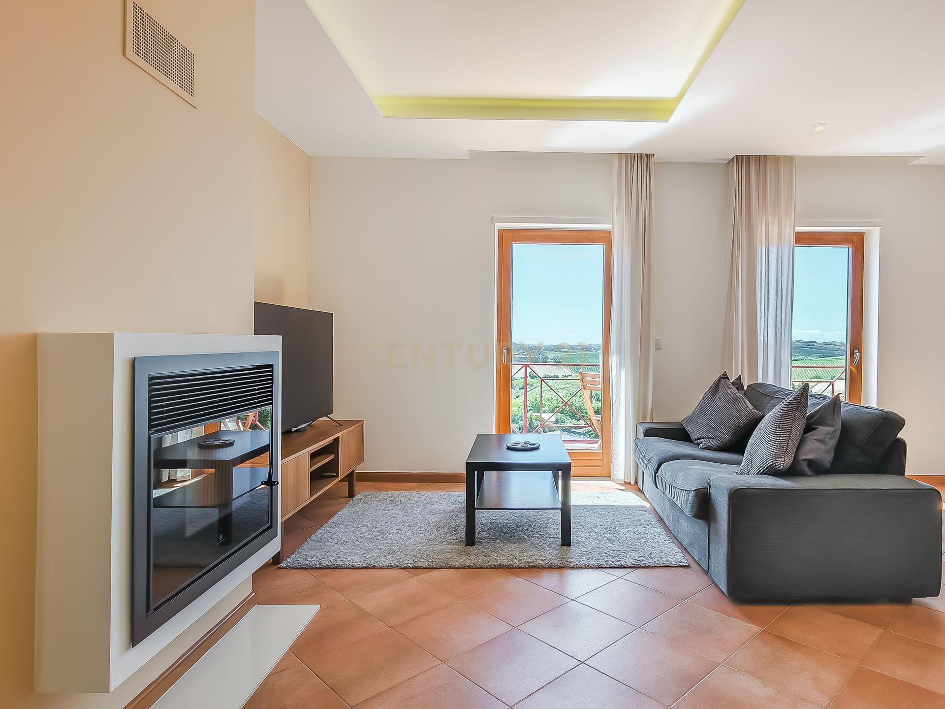Fotografia 6 de Apartamento T2 Dúplex com Vista Panorâmica e Garagem com Carregamento Elétrico | a 15 minutos de Mafra e Ericeira - Para arrendamento!