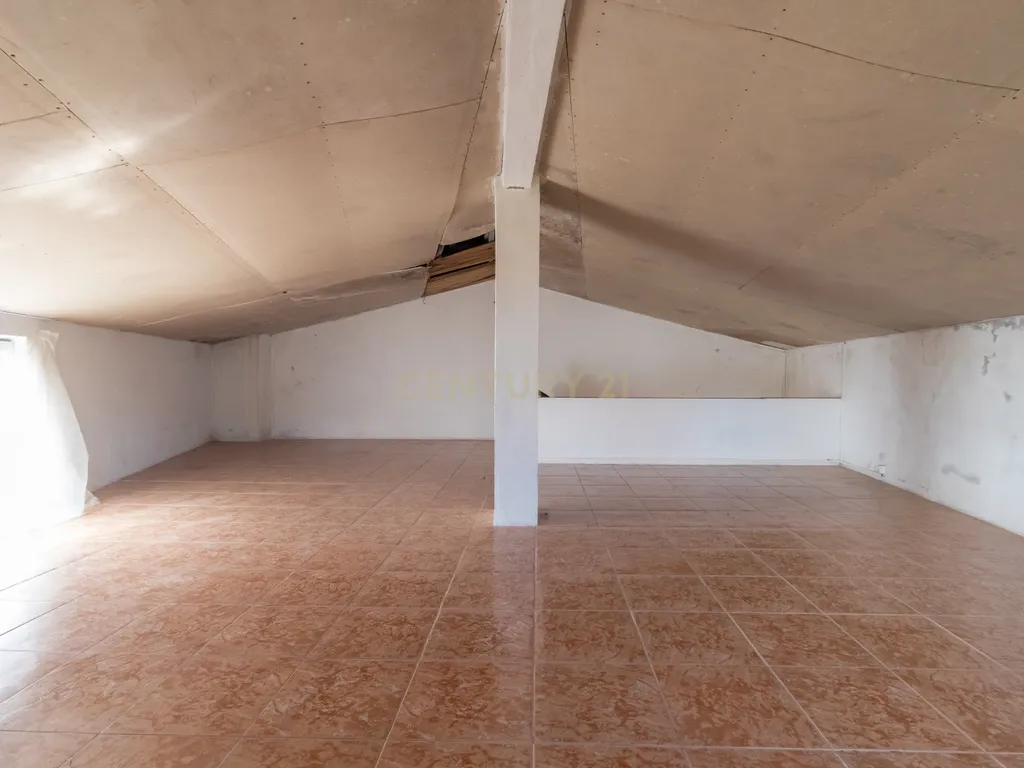 Moradia com 3 quartos em Castanheira de Pêra - Tranquilidade e Conforto - Image 16