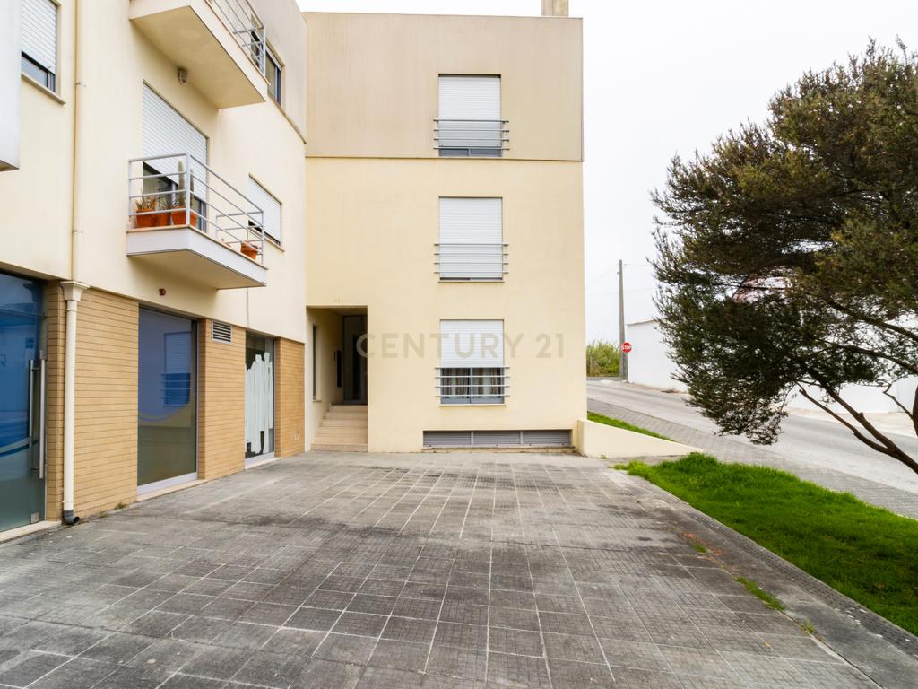 Apartamento T3 Espaçoso com elevador em Pataias, Alcobaça com Vista para o Campo - Image 3