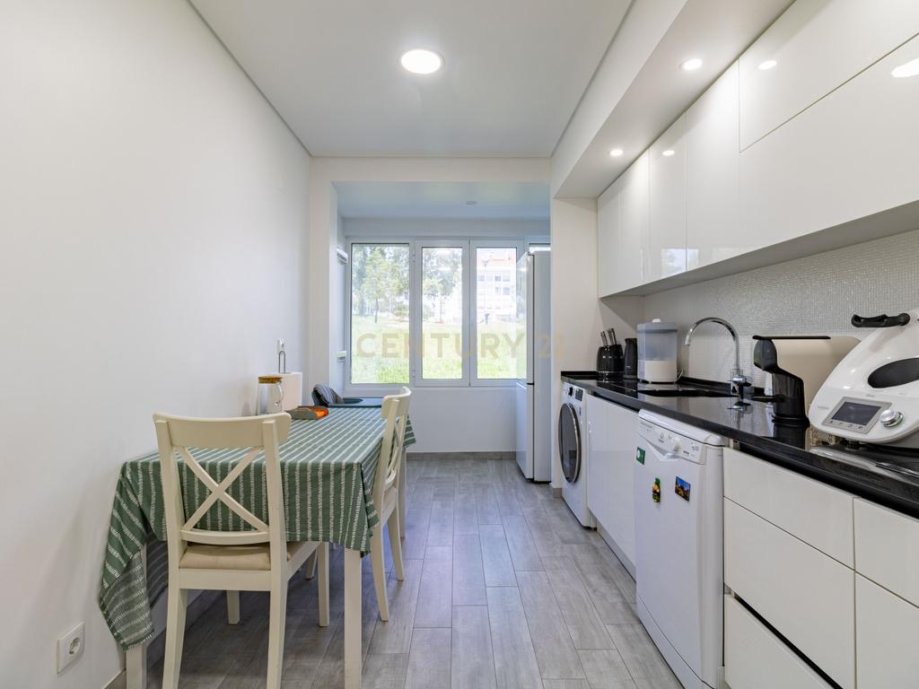 Apartamento T2 Renovado para arrendar -  Moinhos da Funcheira - Amadora - Image 3