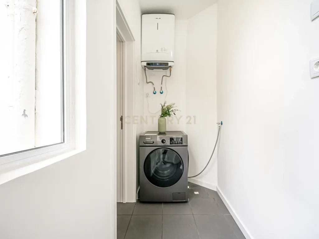 Apartamento T2 para Arrendamento – Rua São João da Mata, Lisboa - Image 16