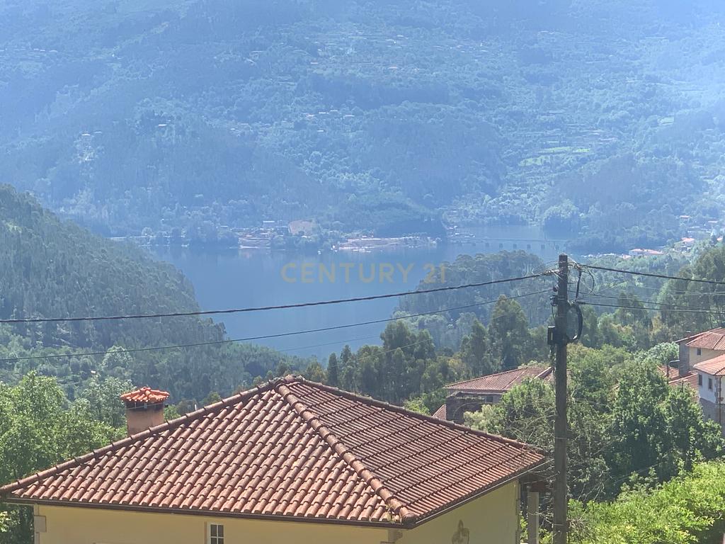 Magnífica Propriedade com 3 Apartamentos no Gerês ,Vista Rio  - Image 15