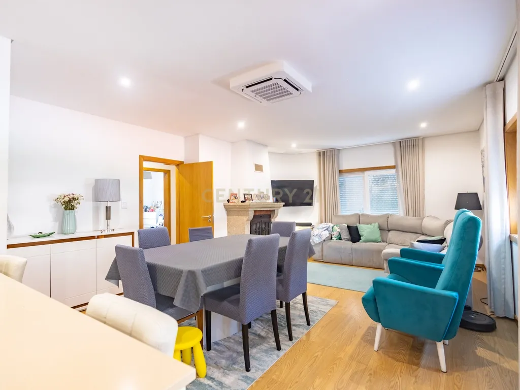 Moradia Renovada em Marco de Canaveses com restaurante no piso inferior - Image 5