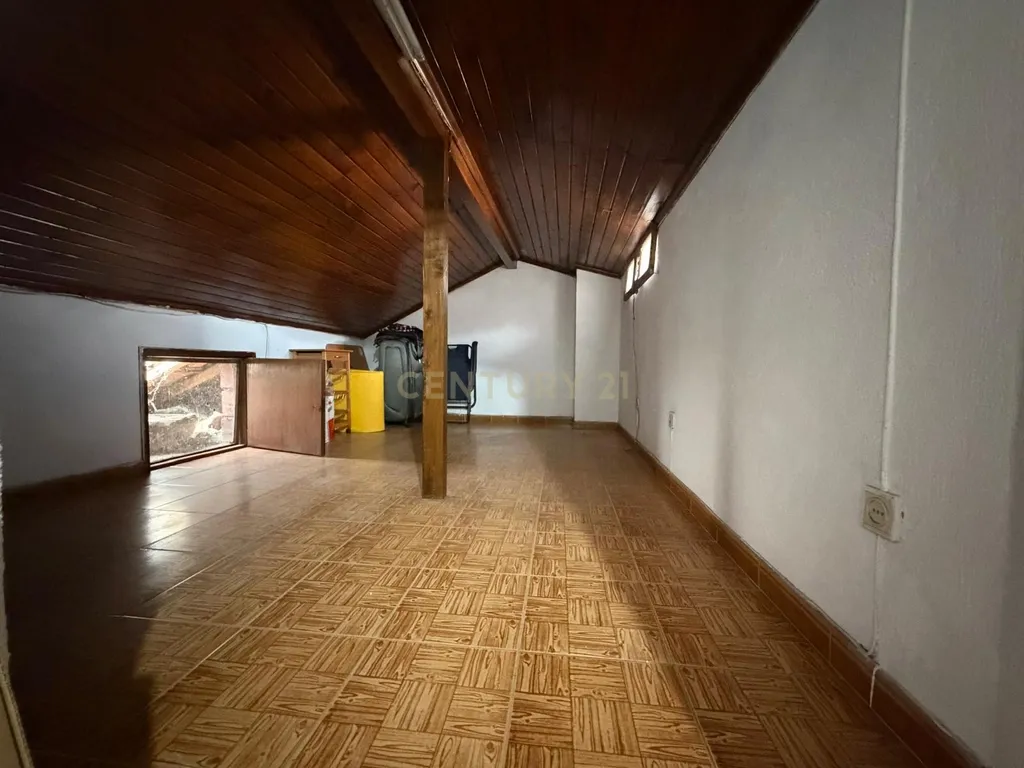 Moradia T2 no centro de Tomar, Santarém - Oportunidade Única - Image 14
