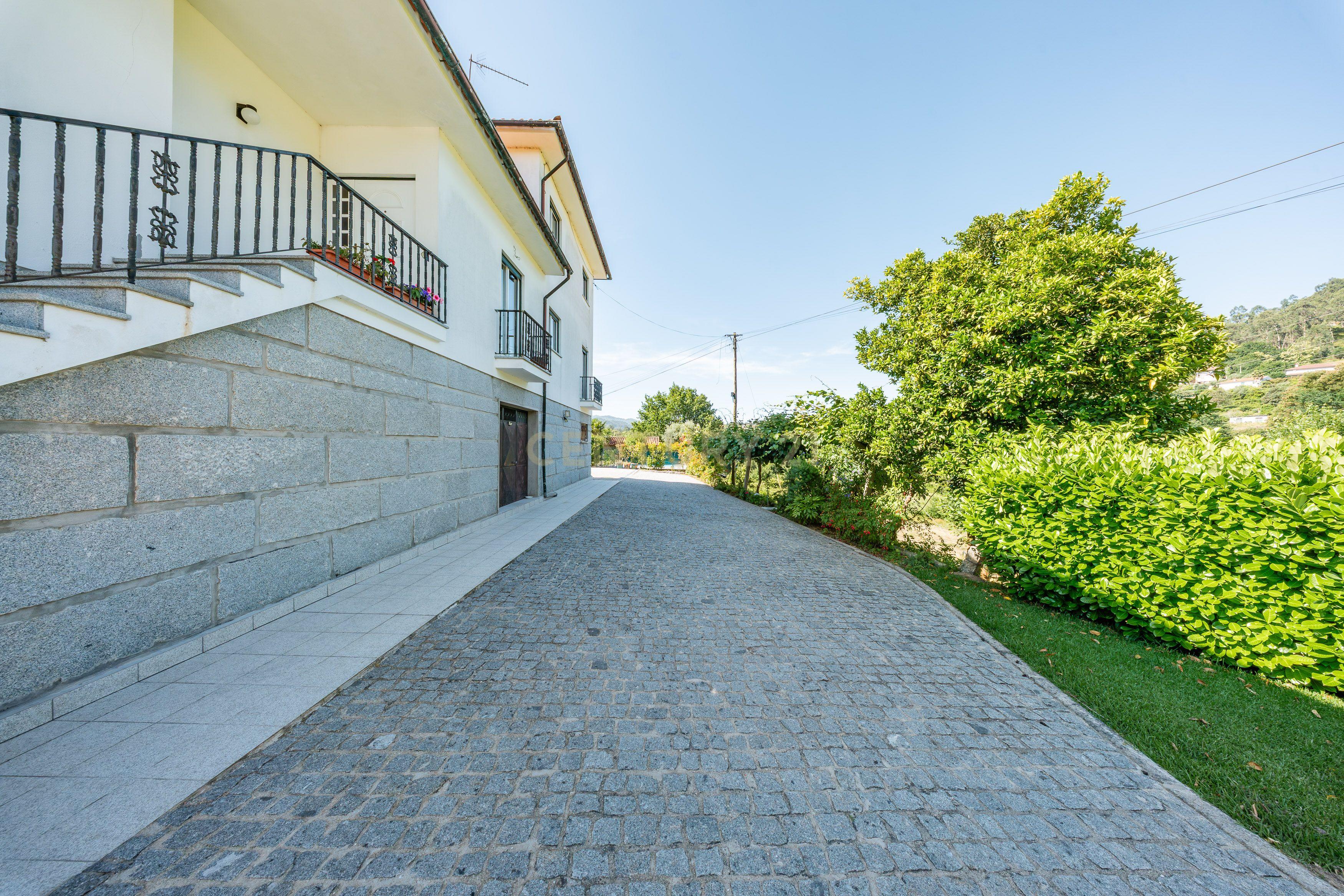 Fotografia 7 de Casa T4 com Vista Panorâmica em Arcos de Valdevez