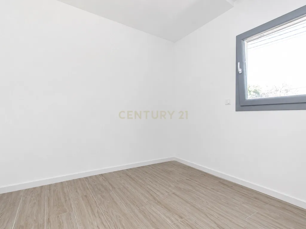 MORADIA T3 COM PISCINA E VISTA CAMPO - Image 20