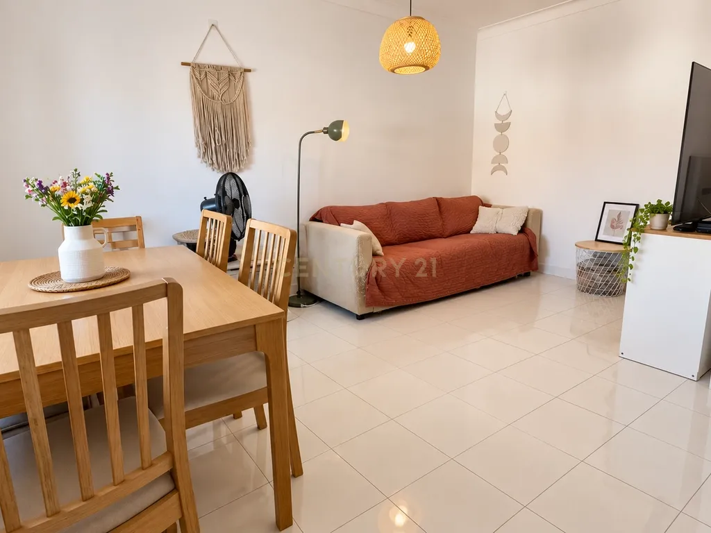 Acolhedor apartamento T3 em Setúbal, zona ideal para viver - Image 1