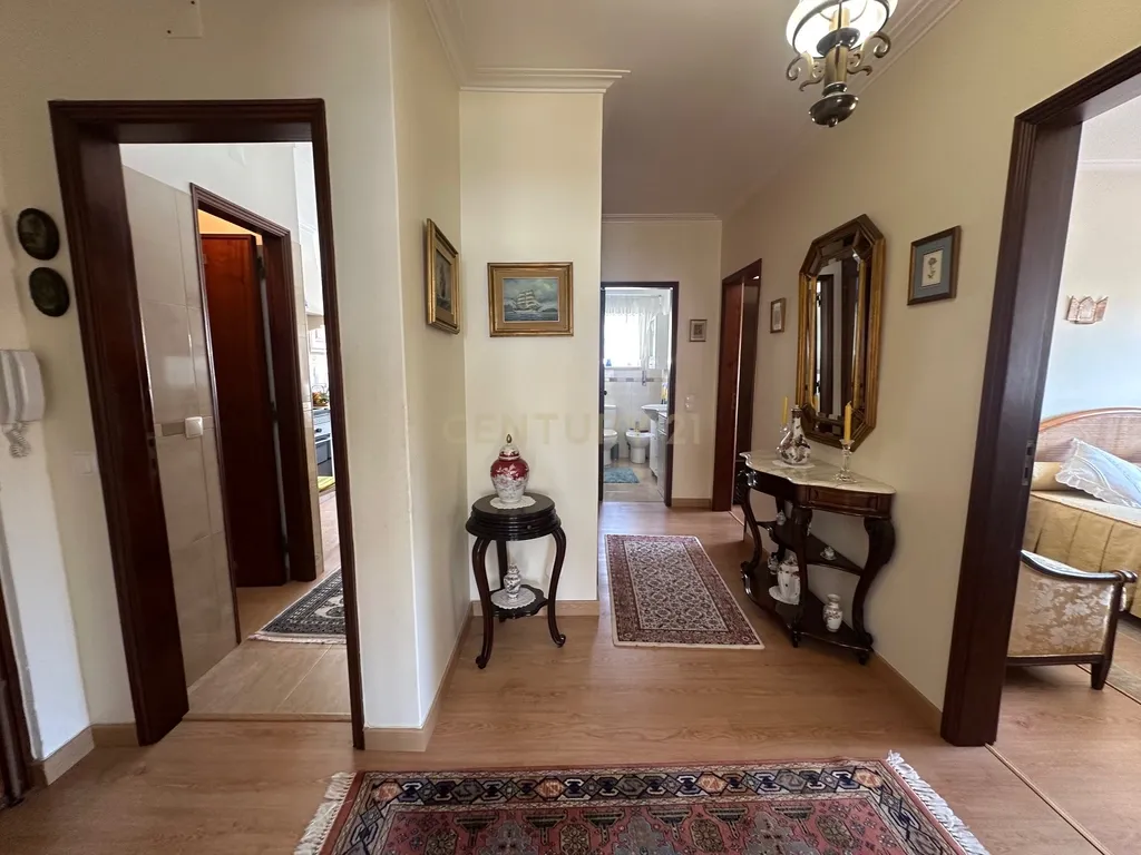 APARTAMENTO T2 | LOCALIZAÇÃO CENTRAL EM TIRES | EM EXCELENTE ESTADO DE CONSERVAÇÃO - Image 12