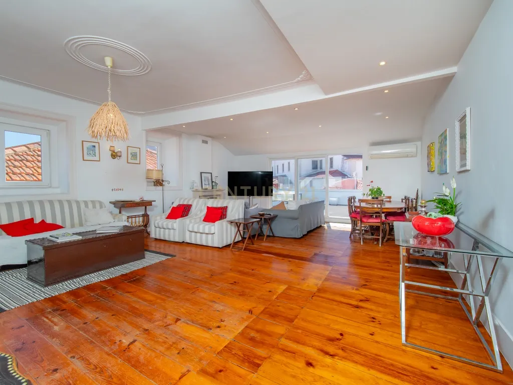 Penthouse Duplex T8 em Campo de Ourique - Lisboa - Image 30