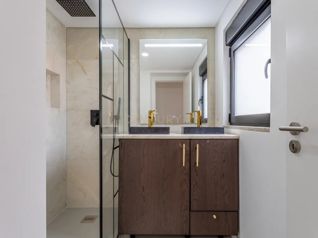 Moradia totalmente renovada no coração de Lisboa, com 4 suites - Image 27