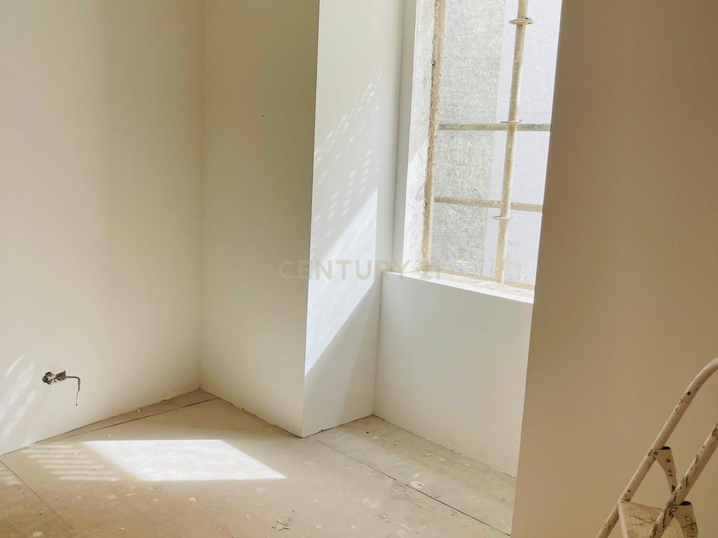 Apartamento T3 duplex Novo no centro de Setubal - Image 8