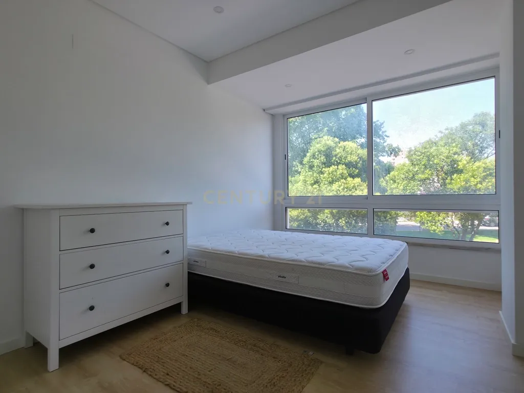 Apartamento T2 Remodelado, Oeiras. - Image 16