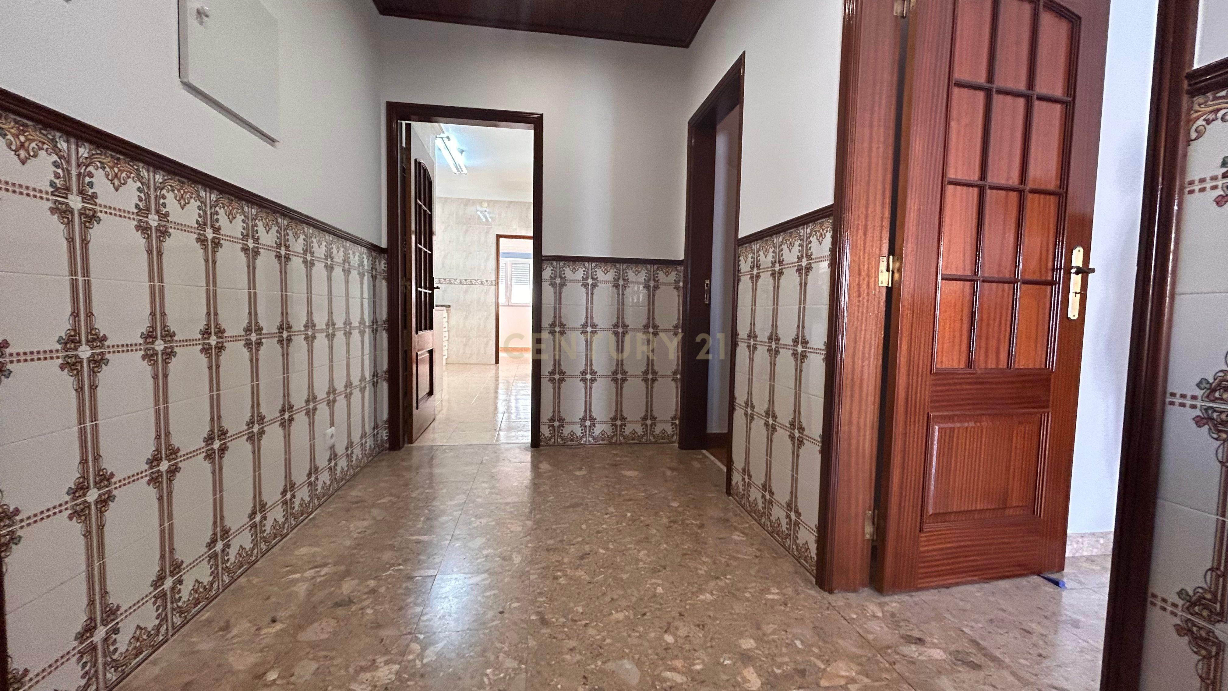 Fotografia 3 de Apartamento T3 para Arrendamento em Moscavide | 3.º Andar sem Elevador