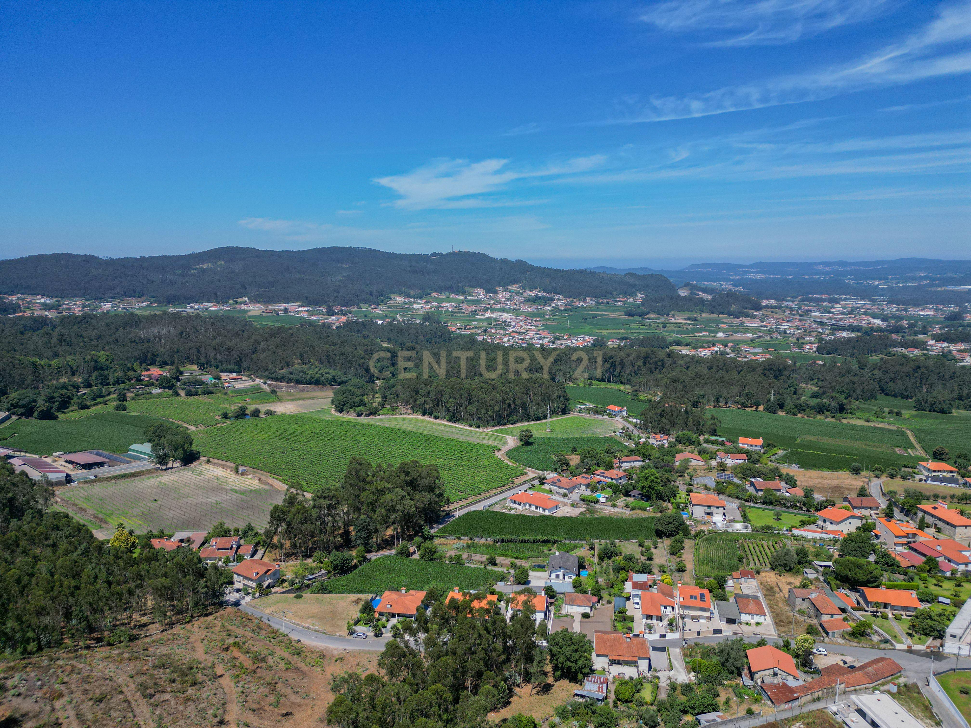 Fotografia 11 de Investimento Imobiliário em Barcelos | Projeto Aprovado em Fase Final