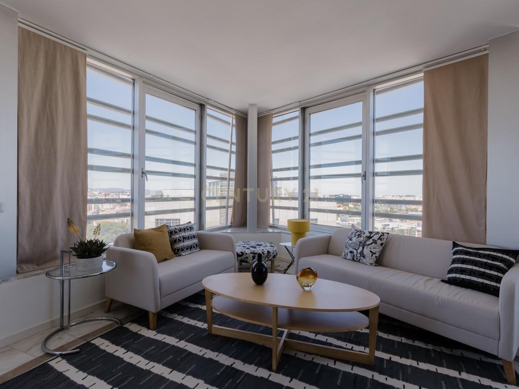 Penthouse com Vista Panorâmica sobre Lisboa e Monsanto | Campolide - Image 11