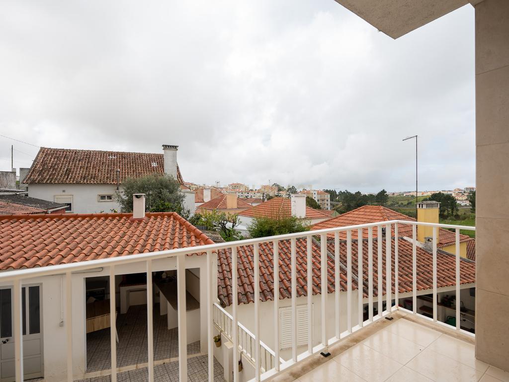 **ESPECTACULAR MORADIA T3 NO CENTRO DE MAFRA** - Image 11