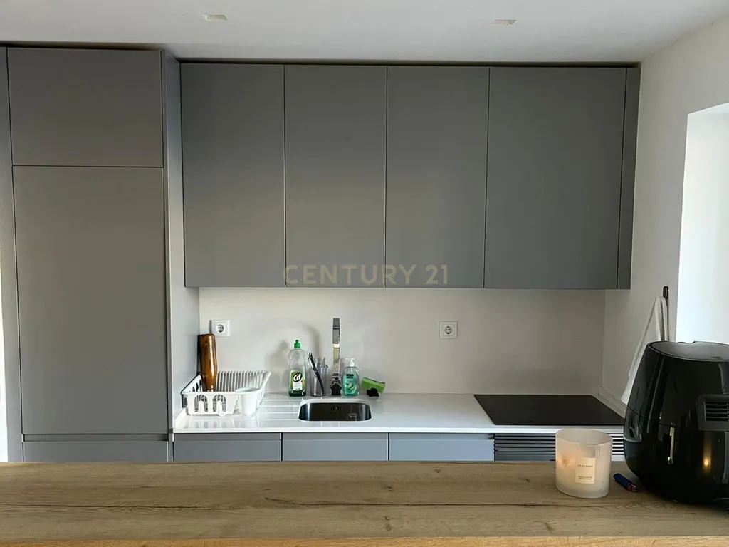 Apartamento T2 em Campo de Ourique - Image 12