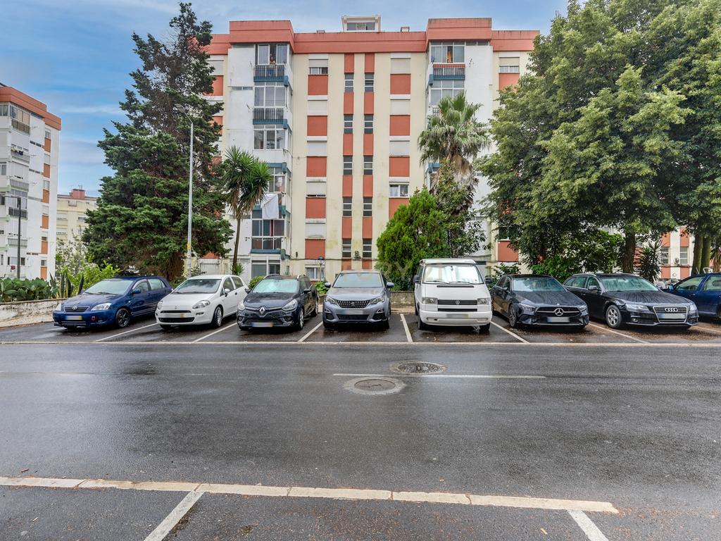 Apartamento T1 em Monte Abraão, Queluz - Oportunidade Única! - Image 18