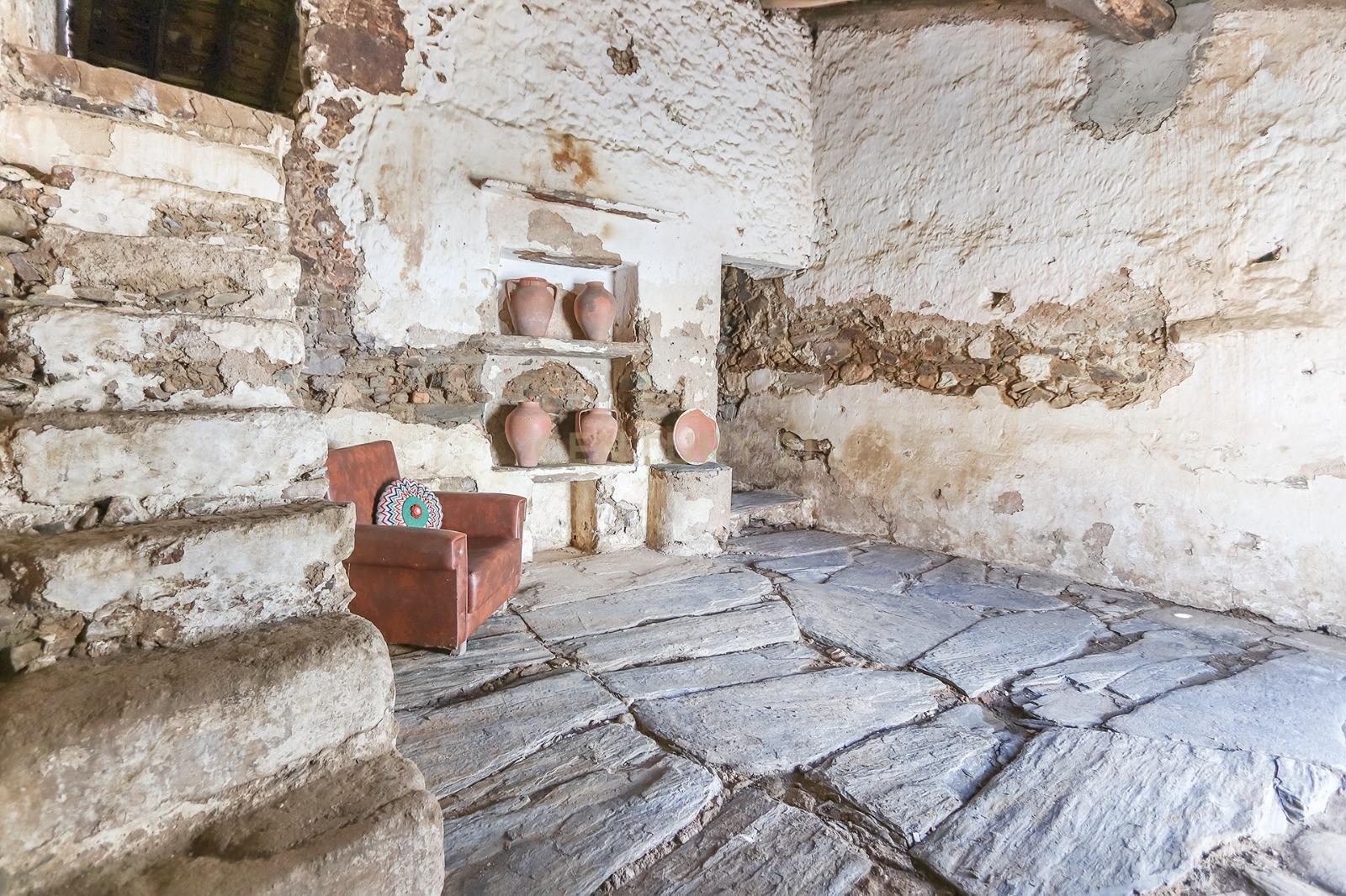 Fotografia 10 de Casa tradicional em pedra com espaço exterior em São Matias, Nisa
