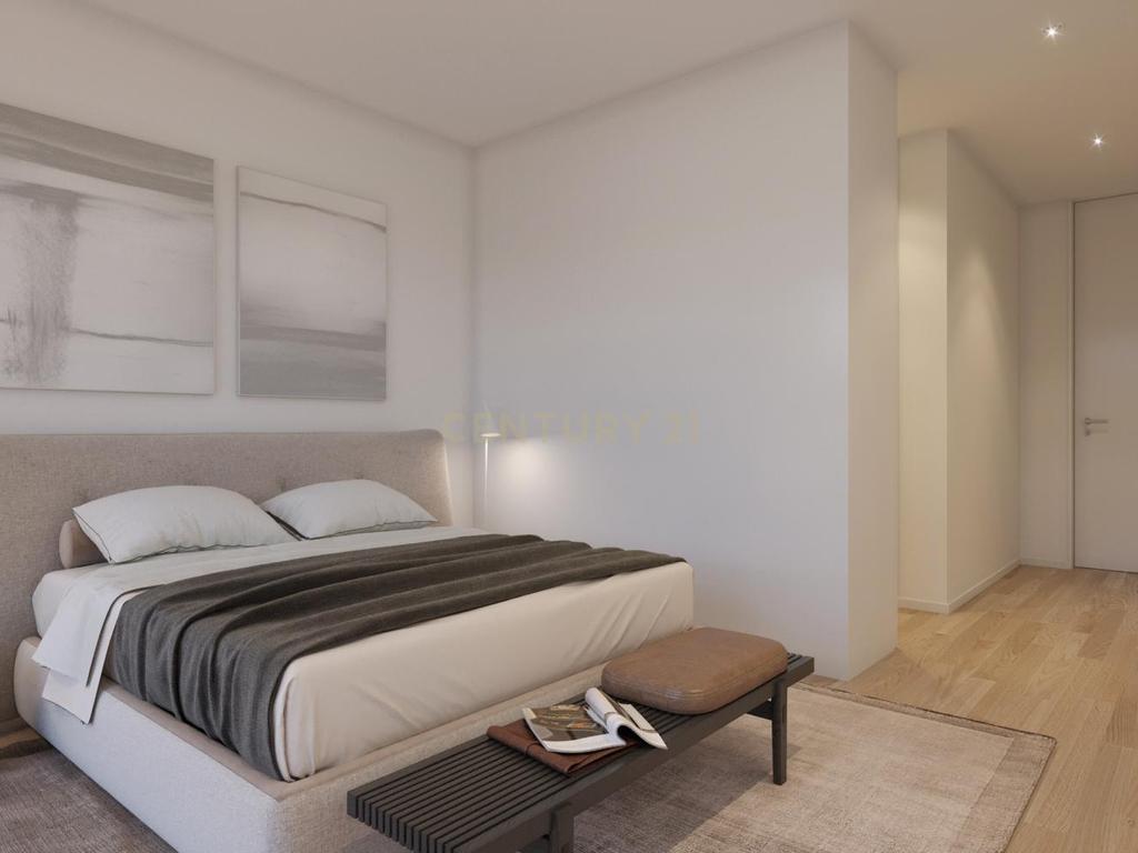 Luxuosa Moradia T3 em Vila Nova de Gaia com Piscina e Jardim - Image 11