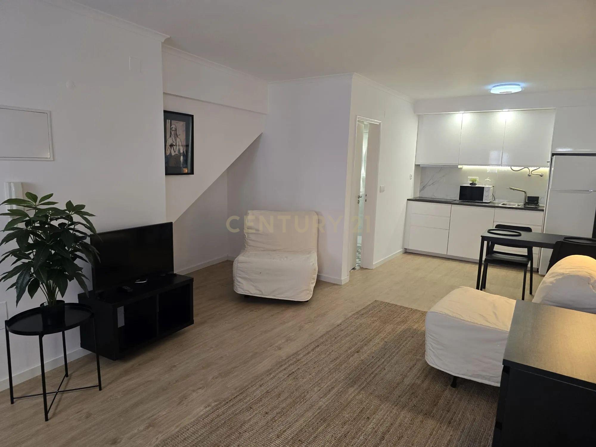 Apartamento T-0 /Estúdio em Almada , Perto do Centro e Transportes - Image 1