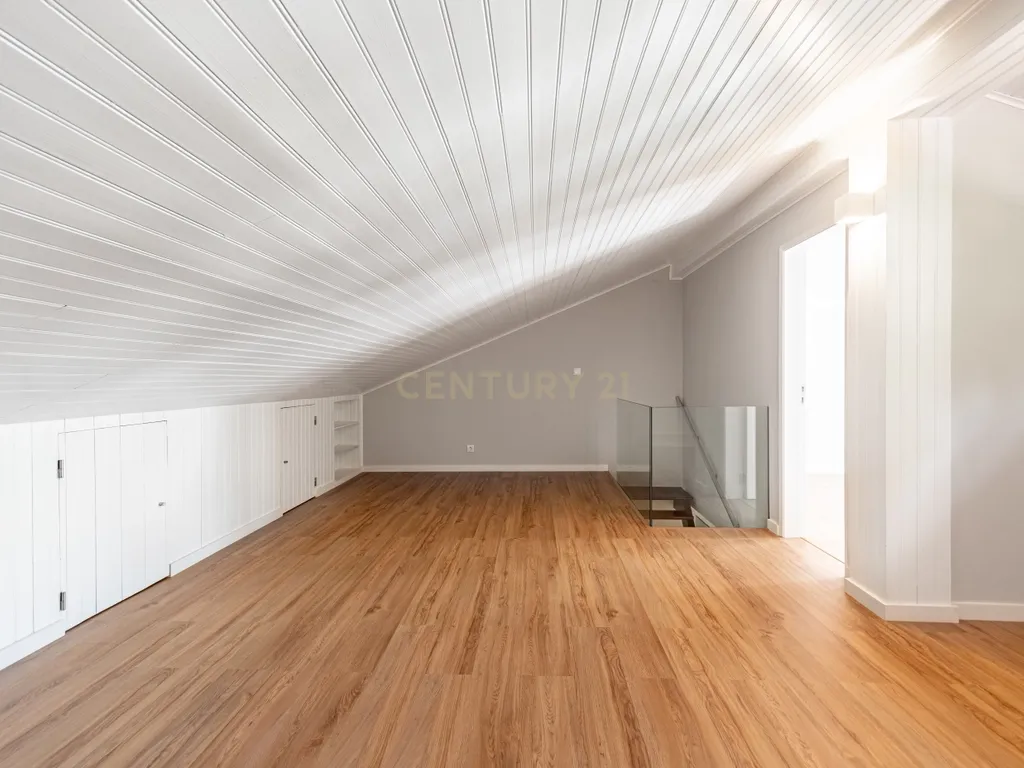 Moradia Unifamiliar T5 em Carcavelos - Image 35