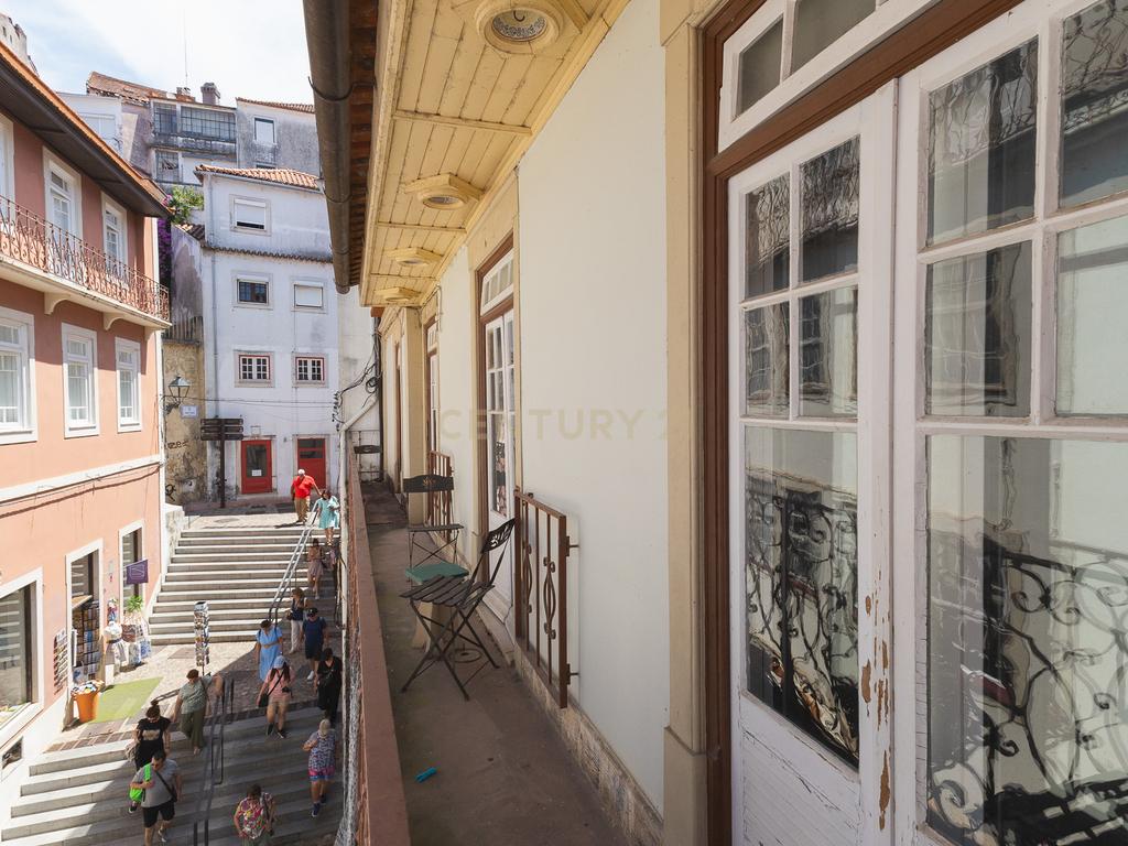 T4 Renovado no Coração da Quebra Costas – Coimbra - Image 35