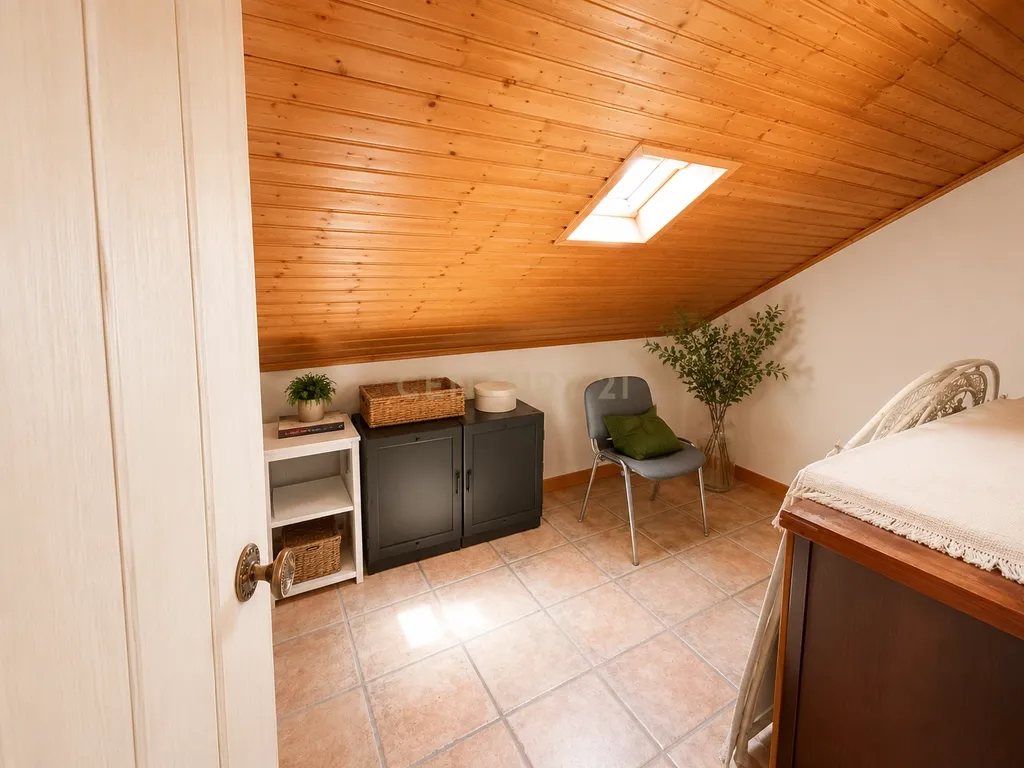 MORADIA T4+1 COM GARAGEM, POÇO, FURO, E POTENCIAL DE RENTABILIDADE - Image 17